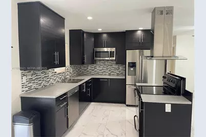 2971 SW 35th Ave #Front, Miami, FL 33133 - Photo 3