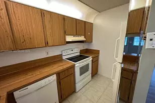 1016 Twin Lakes Dr, Coral Springs, FL 33071 - Photo 17