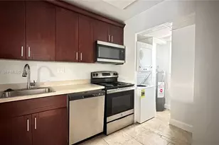 8020 Fairview Dr, Tamarac, FL 33321 - Photo 7