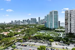 2475 Brickell Ave, Miami, FL 33129 - Photo 9