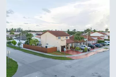 3502 W 72nd St, Hialeah, FL 33018 - Photo 33