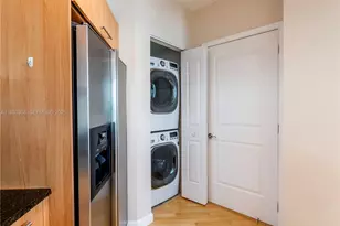 480 NE 30th St, Miami, FL 33137 - Photo 9