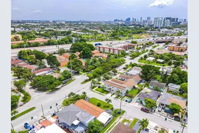 1090 NW 24th Ct, Miami, FL 33125 - Photo 29