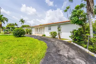 1090 NW 24th Ct, Miami, FL 33125 - Photo 3