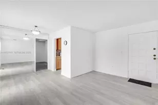 1090 NW 24th Ct, Miami, FL 33125 - Photo 7