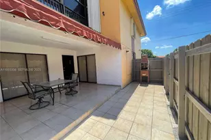 10897 NW 7th St, Miami, FL 33172 - Photo 15