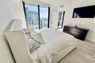 45 SW 9th St, Miami, FL 33130 - Photo 13