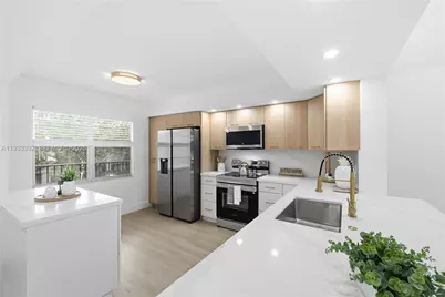 1101 SW 128th Ter #313C, Pembroke Pines, FL 33027 - Photo 3