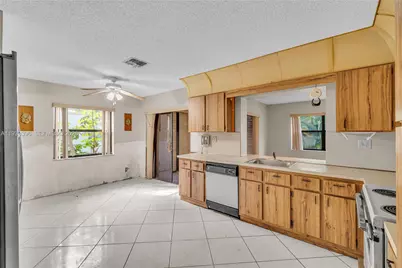 7545 NW 99th Ave, Tamarac, FL 33321 - Photo 9