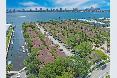1105 Lake Shore Dr #202, Lake Park, FL 33403 - Photo 3