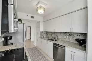 1000 E Island Blvd, Aventura, FL 33160 - Photo 17