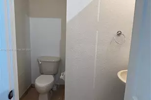 10721 NW 81st Ln, Doral, FL 33178 - Photo 21