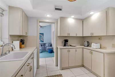 437 NE 107th St, Miami, FL 33161 - Photo 9