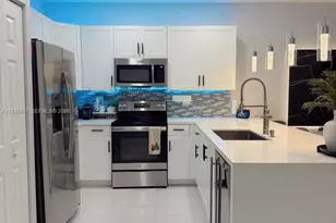 10598 West 33rd Ct, Hialeah, FL 33018 - Photo 11