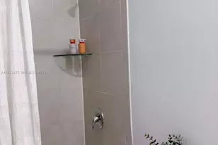 10598 West 33rd Ct, Hialeah, FL 33018 - Photo 3