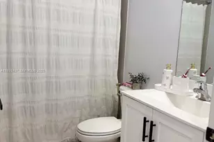 10598 West 33rd Ct, Hialeah, FL 33018 - Photo 7