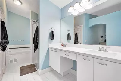 1046 Satinleaf St, Hollywood, FL 33019 - Photo 61