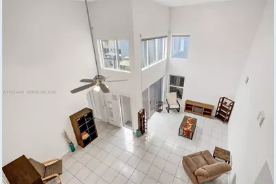 1046 Satinleaf St, Hollywood, FL 33019 - Photo 31