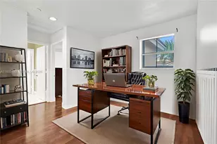 1046 Satinleaf St, Hollywood, FL 33019 - Photo 9