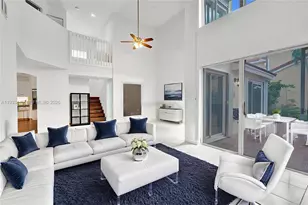 1046 Satinleaf St, Hollywood, FL 33019 - Photo 5