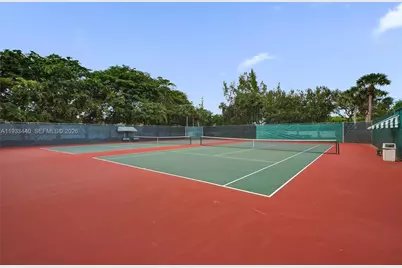 1046 Satinleaf St, Hollywood, FL 33019 - Photo 67