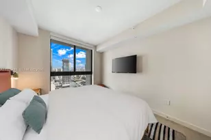 11 NE 6th St, Miami, FL 33132 - Photo 11