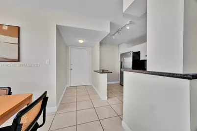 2016 Bay Dr #604, Miami Beach, FL 33141 - Photo 3