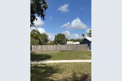149 Glendale Dr, Miami Springs, FL 33166 - Photo 1