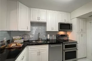 4400 Hillcrest Dr, Hollywood, FL 33021 - Photo 9