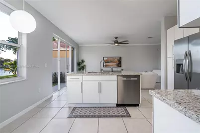 15674 NW 12th Mnr, Pembroke Pines, FL 33028 - Photo 11