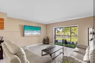 8511 Old Country Manor, Davie, FL 33328 - Photo 11