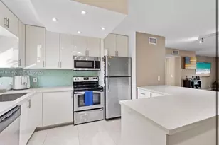 8511 Old Country Manor, Davie, FL 33328 - Photo 1