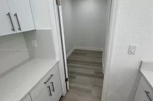 8754 NW 149th Terrace, Miami Lakes, FL 33018 - Photo 33