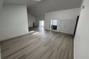 8754 NW 149th Terrace, Miami Lakes, FL 33018 - Photo 9