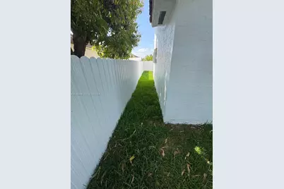8754 NW 149th Ter, Miami Lakes, FL 33018 - Photo 3