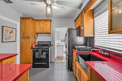 427 NE 107th St #1, Miami, FL 33161 - Photo 21