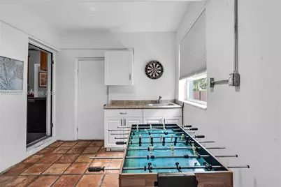 427 NE 107th St #1, Miami, FL 33161 - Photo 17