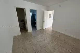 1270 NE 139th St, North Miami, FL 33161 - Photo 9