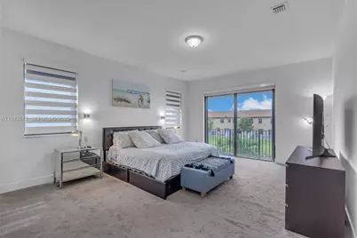 3332 W 95th Ter, Hialeah, FL 33018 - Photo 23