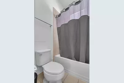 3332 W 95th Ter, Hialeah, FL 33018 - Photo 31