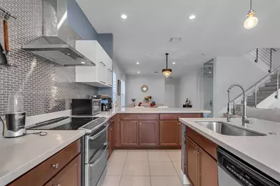 3332 W 95th Ter, Hialeah, FL 33018 - Photo 15