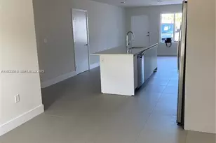 2535 NE 193rd St, Miami, FL 33180 - Photo 3