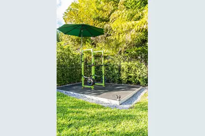 8271 SW 67th St, Miami, FL 33143 - Photo 17