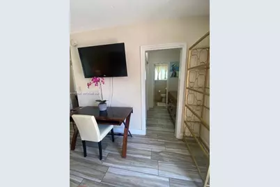 326 Roosevelt St #5, Hollywood, FL 33019 - Photo 3