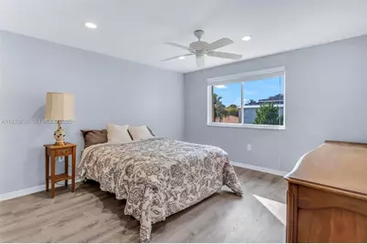 1996 NW 170th Ter, Pembroke Pines, FL 33028 - Photo 27