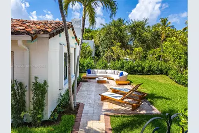 3500 Flamingo Dr, Miami Beach, FL 33140 - Photo 11