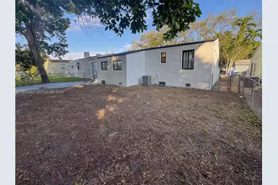 794 NW 44th St, Miami, FL 33127 - Photo 29