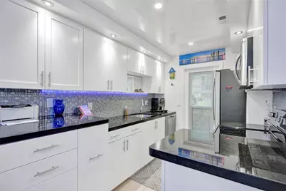 2600 Diana Dr #110, Hallandale Beach, FL 33009 - Photo 31