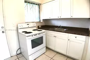 1321 NW 28th St, Miami, FL 33142 - Photo 11
