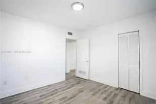 1950 NW 2nd Ct, Miami, FL 33136 - Photo 9